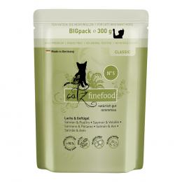 Angebot für Sparpaket catz finefood 24 x 300 g - Lachs & Geflügel - Kategorie Katze / Katzenfutter nass / catz finefood / Classic.  Lieferzeit: 1-2 Tage -  jetzt kaufen.